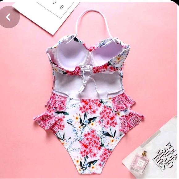 Patterned pink one piece swimsuit - Picture 4 of 8